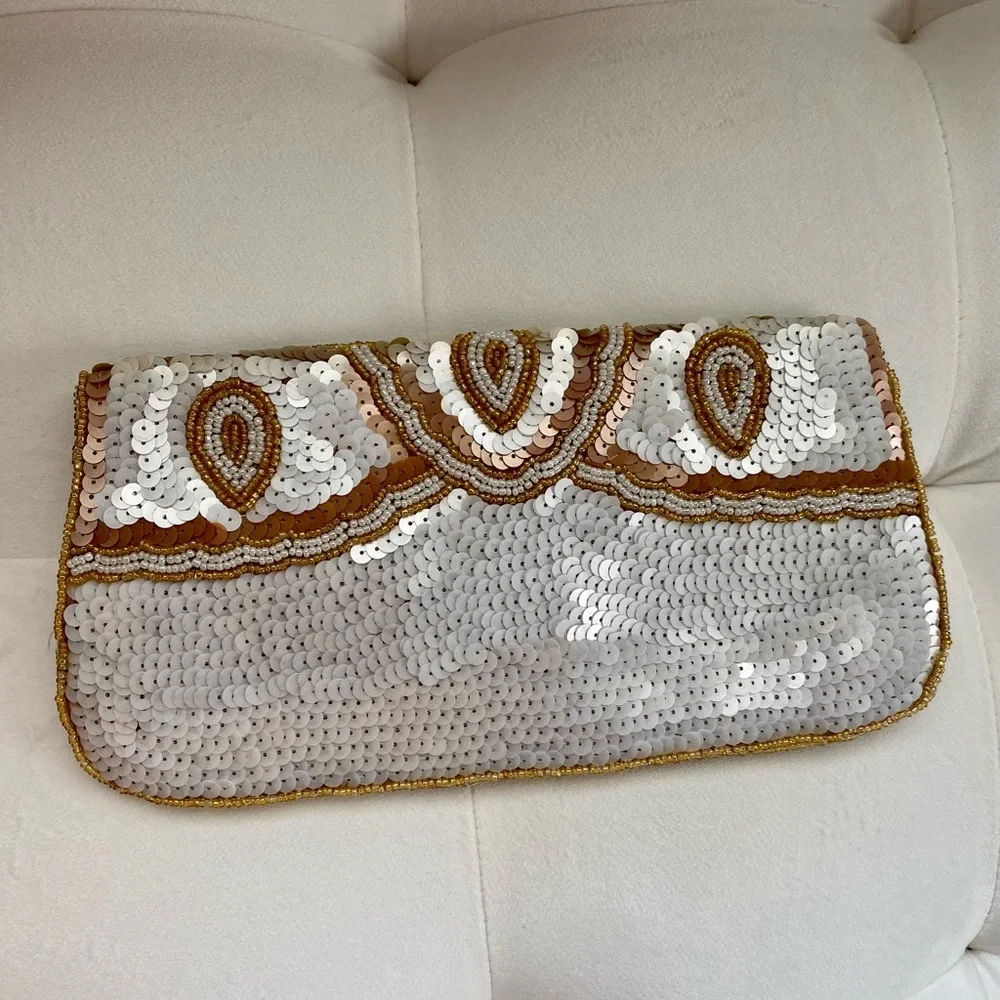 ✨Iridescent Sequin Clutch - Picture 3 of 5